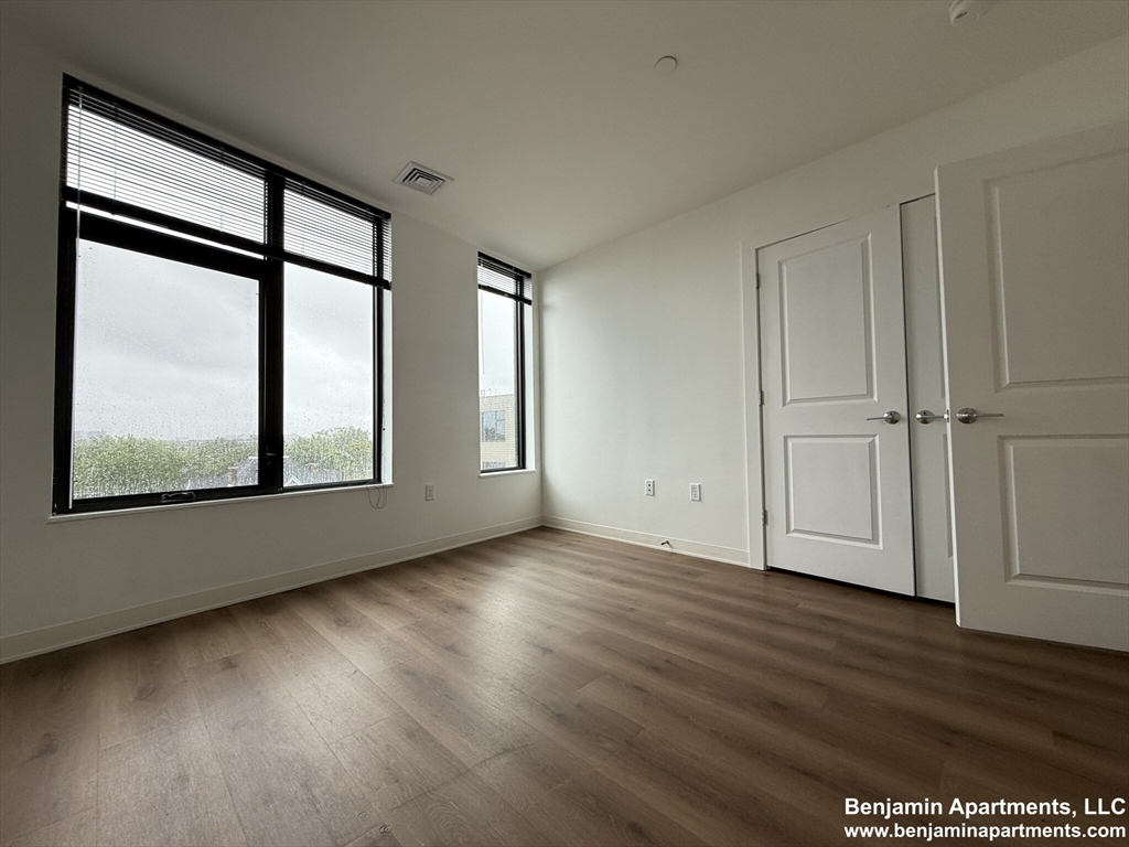 89 Brighton Ave, Allston