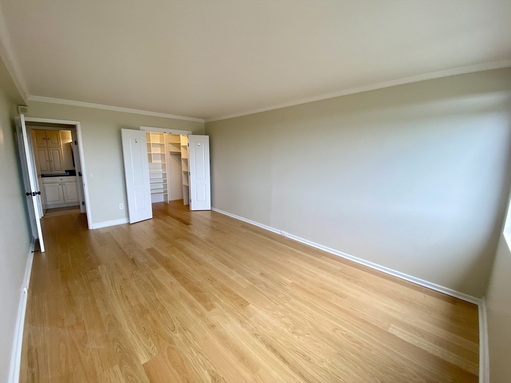 1731 Beacon St, Brookline