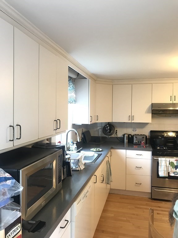 53 Elinor Rd, Newton Highlands