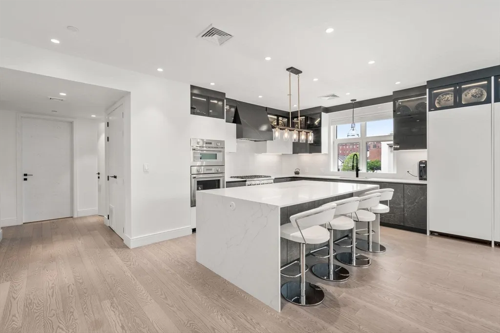 69 Walnut, Boylston Street