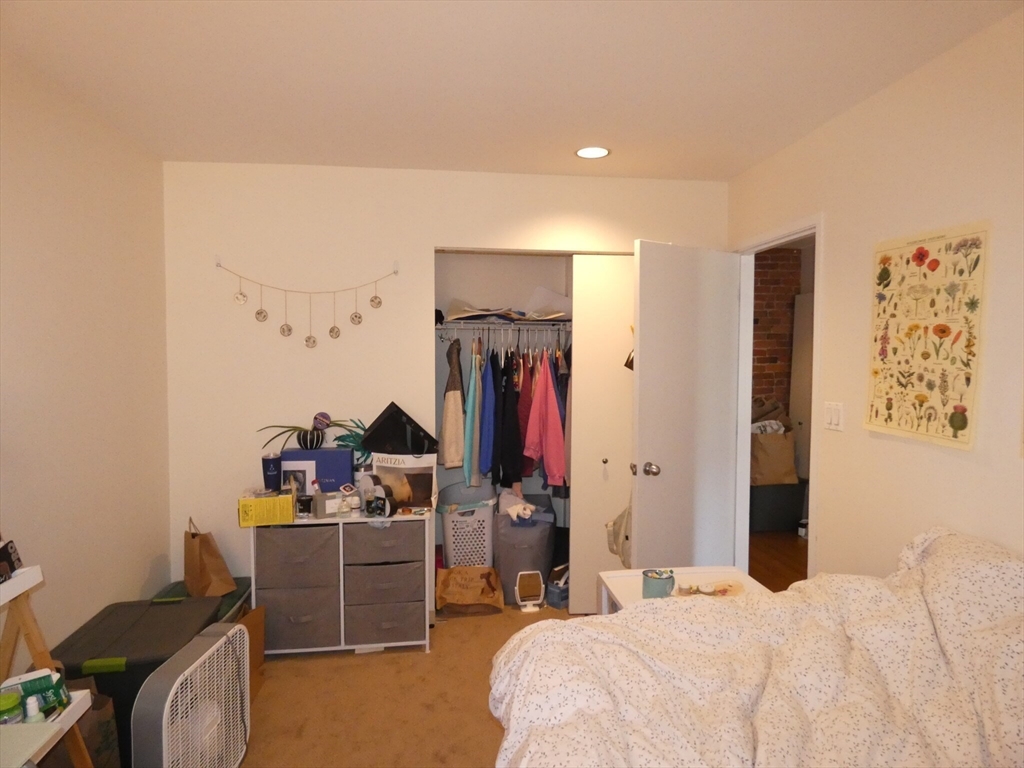 84 Gainsborough St, Fenway