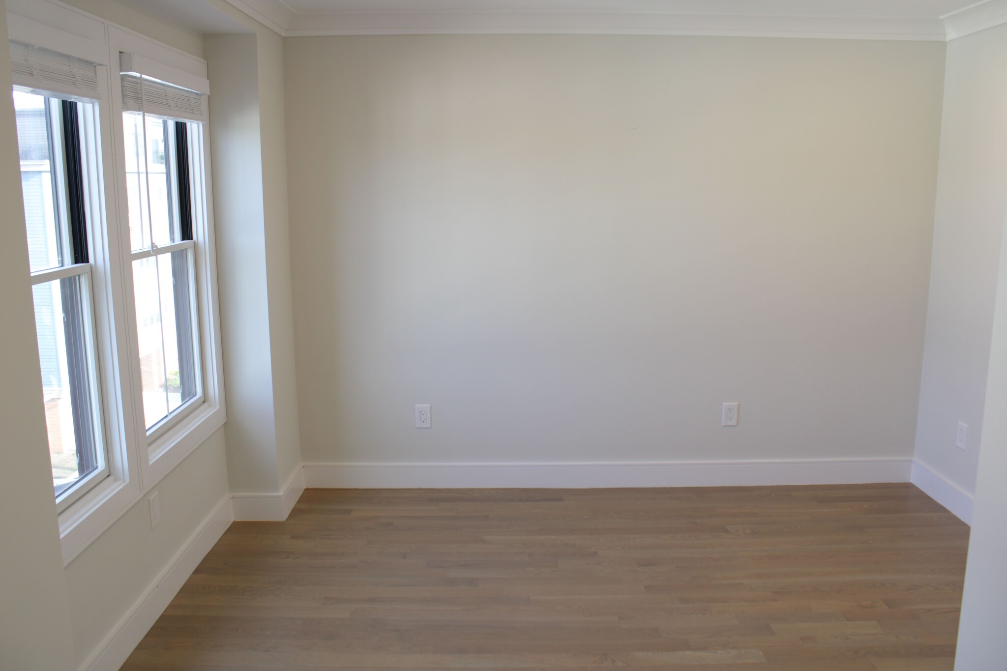 303 Maverick St, East Boston