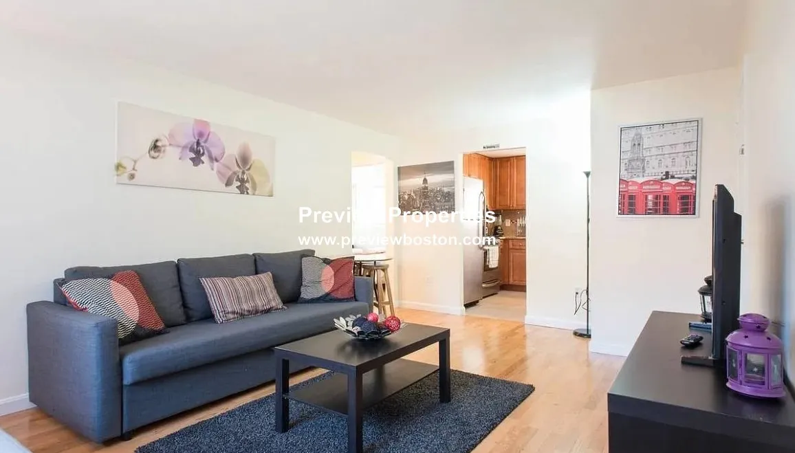 17 Oxford Circle, Belmont