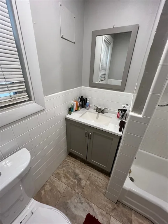 288 Meridian St, East Boston