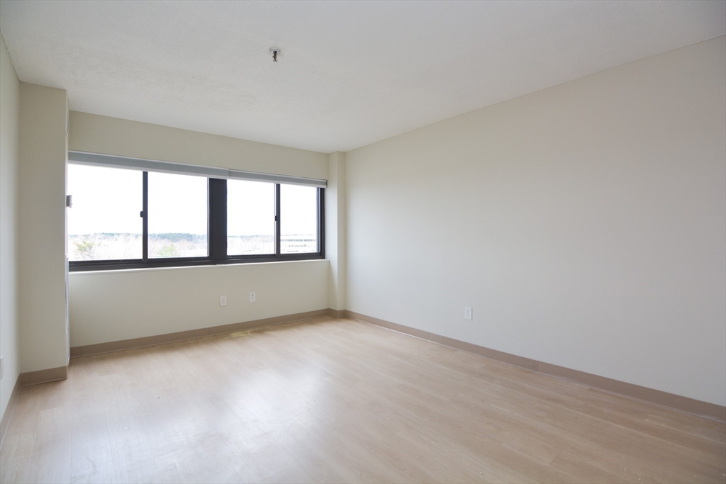 95 Audubon Rd, Wakefield