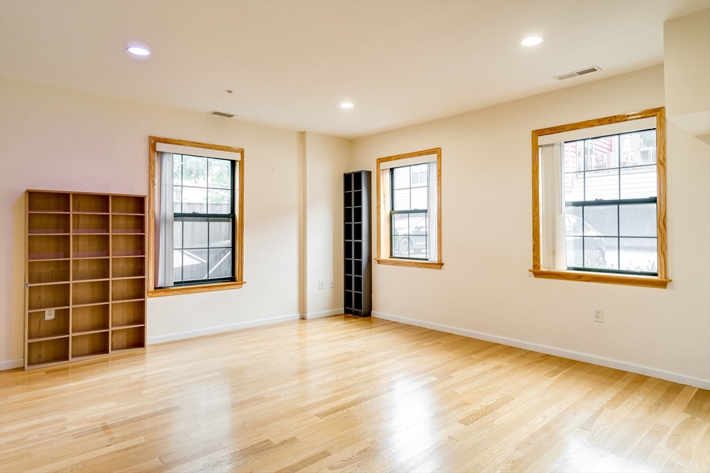 210 Broadway, Everett