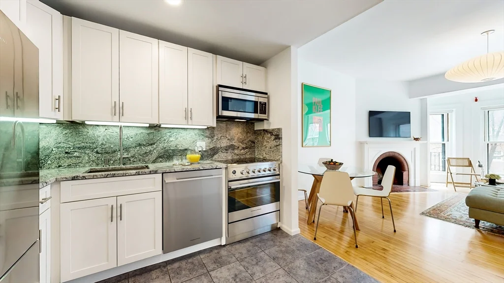 23 Bay State Rd, Back Bay