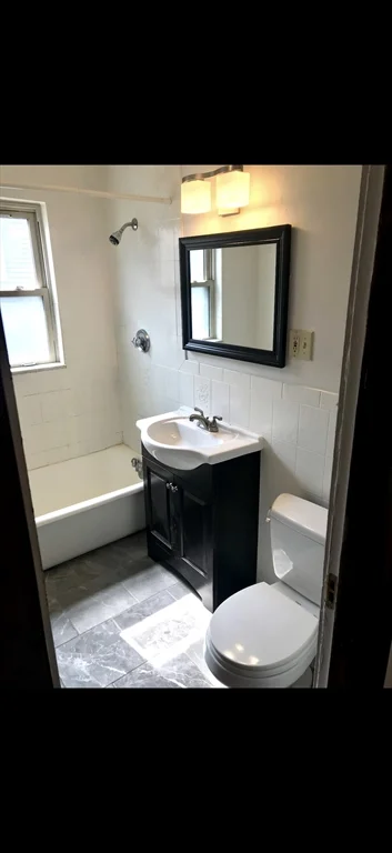 66 Brock St, Oak Square