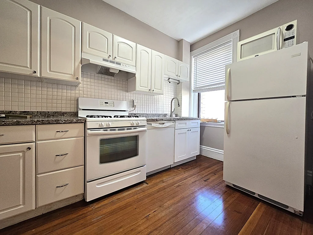 25 Alton Pl, Coolidge Corner
