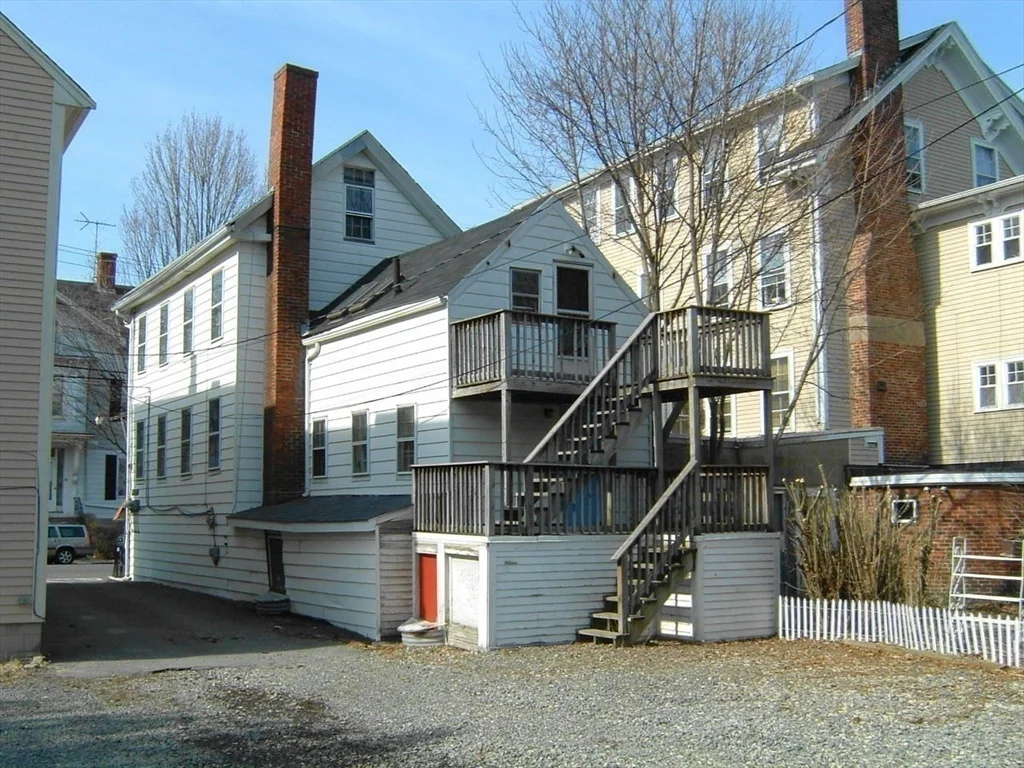 128 Pleasant St, Marblehead