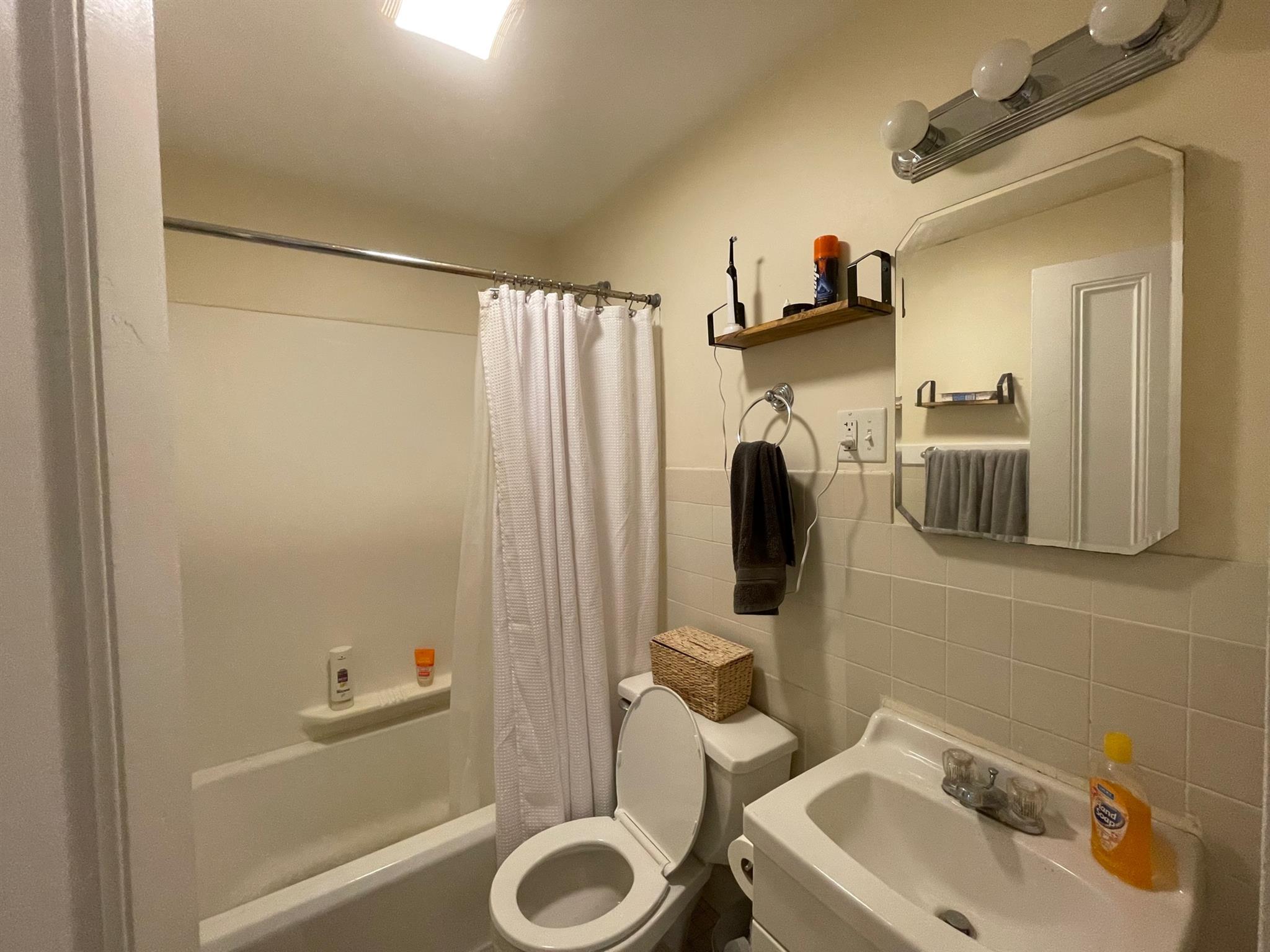 55 Adams St, Winter Hill