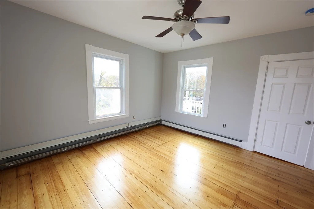 15 Warren, Stoneham