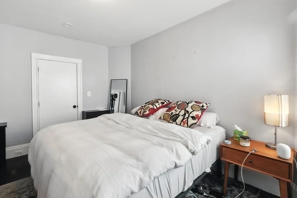 637 Broadway, Everett