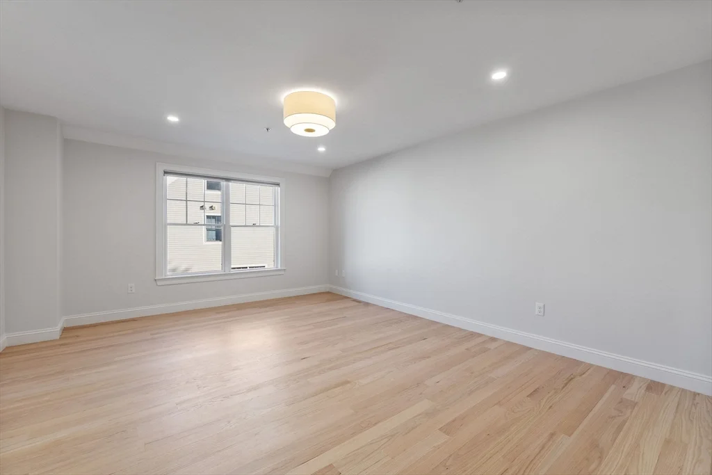 7 Chatham St, Watertown