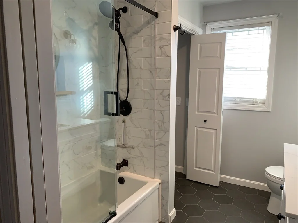 9 Omaha St, Fall River