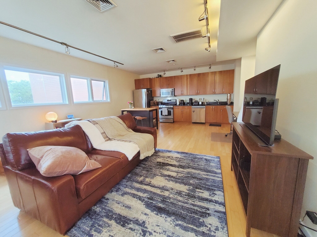 24 Bay State Rd, West Cambridge