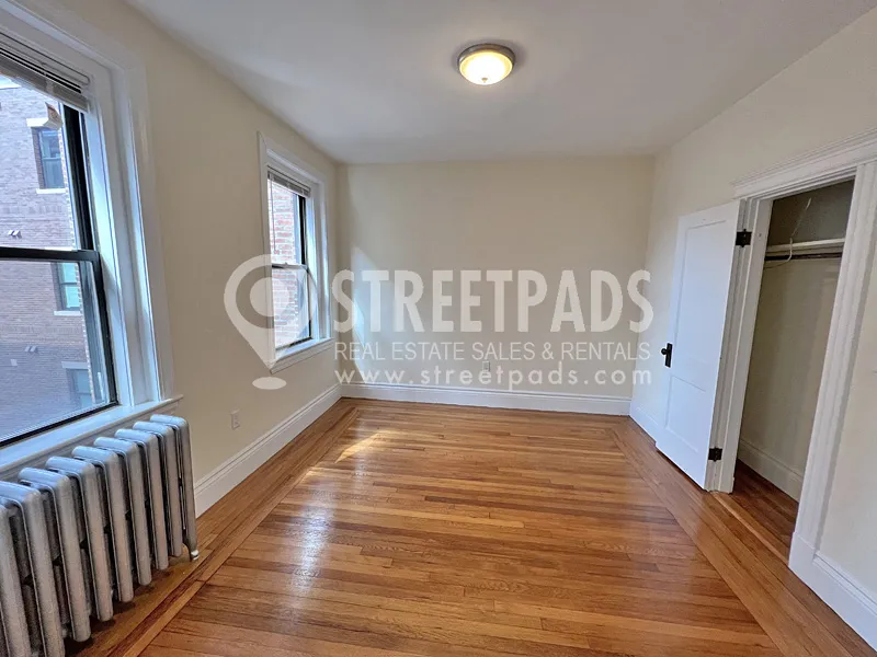 31 Park Dr, Fenway