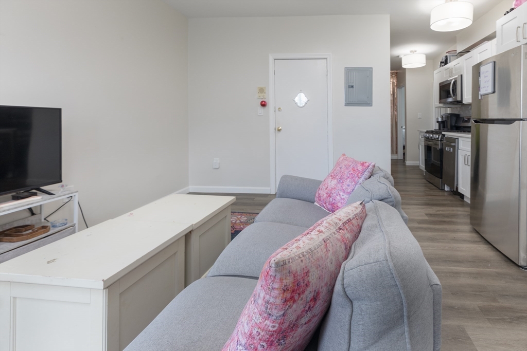 100 H St, South Boston