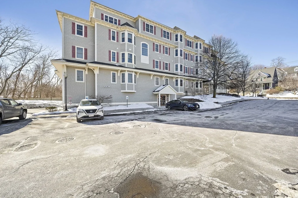 391 Pleasant St, Melrose