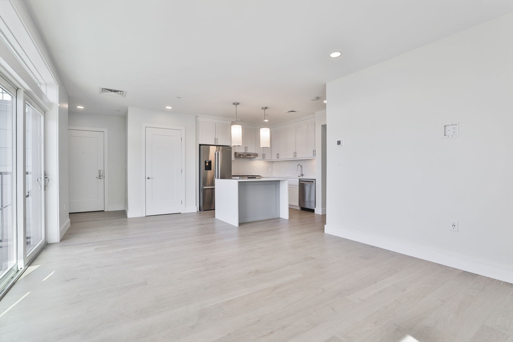 301 Border St, East Boston