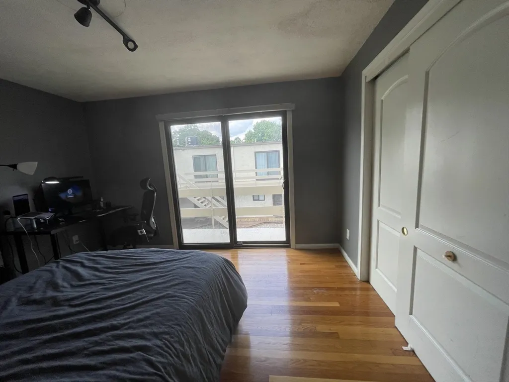 120 Beaconsfield Rd, Brookline