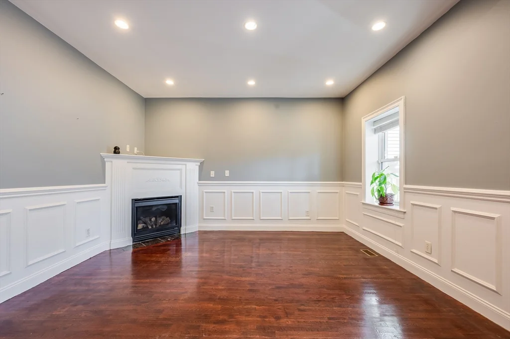 110 N St, South Boston