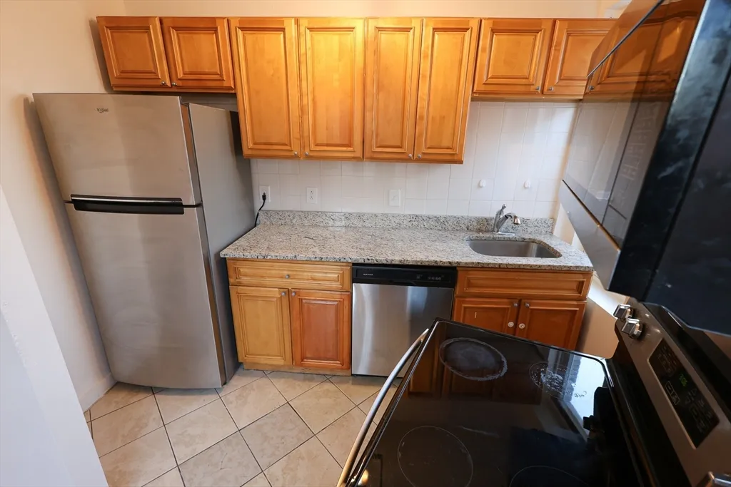 1 Kenilworth St, Roxbury