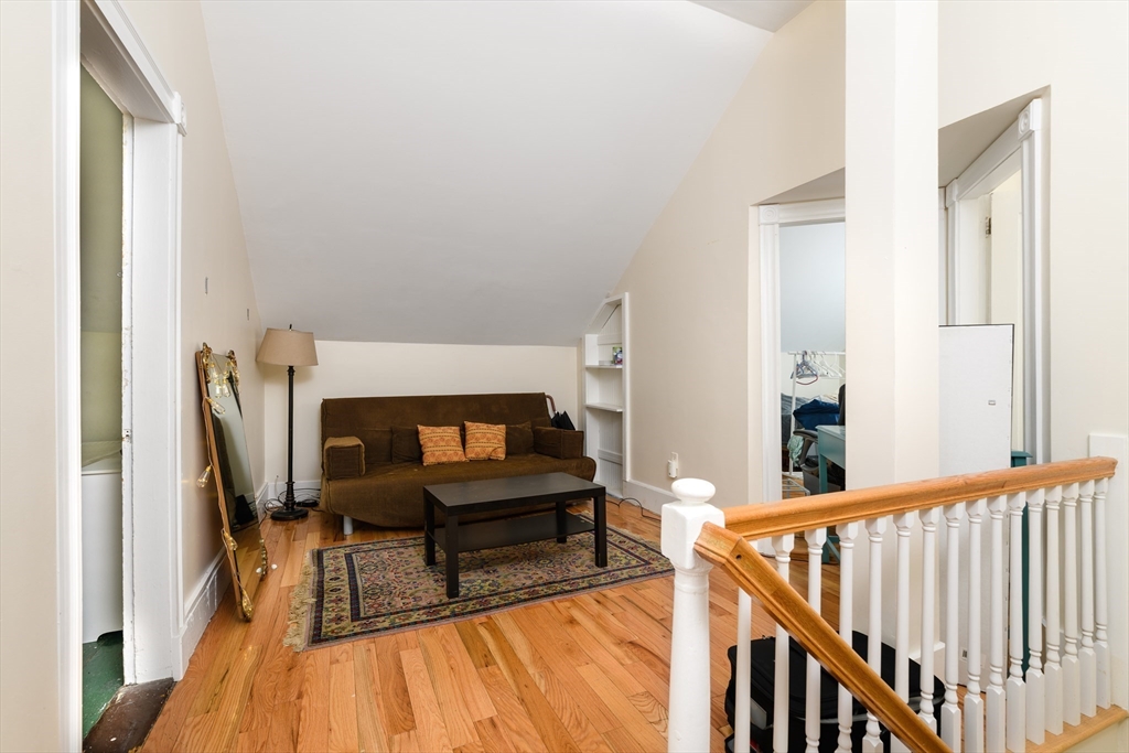 10 Trowbridge, Mid-Cambridge