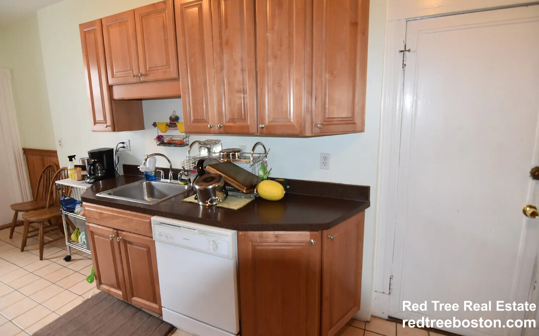 175 Harvard St, Coolidge Corner