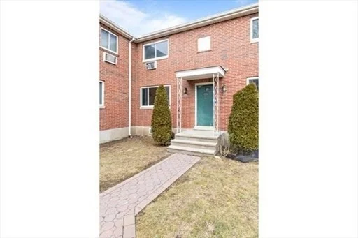 146 Bishop Dr, Framingham