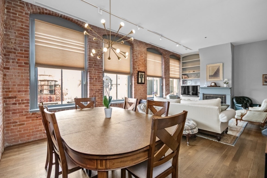 6 Edgerly Pl, Back Bay