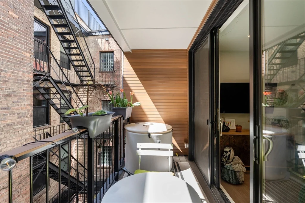 277 Border St, East Boston
