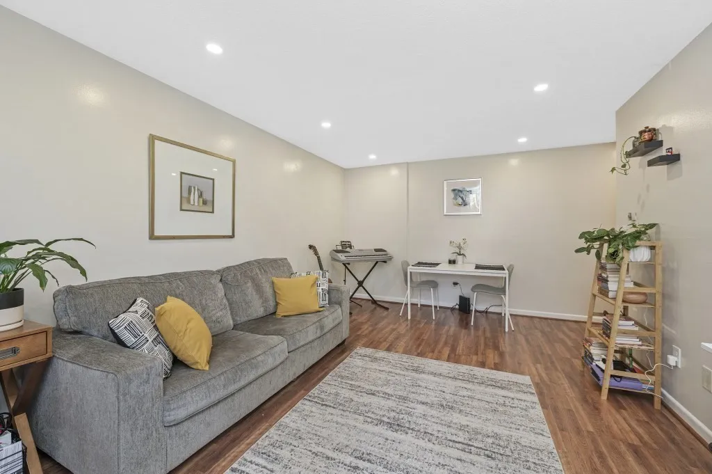 144 Kenrick St, Oak Square