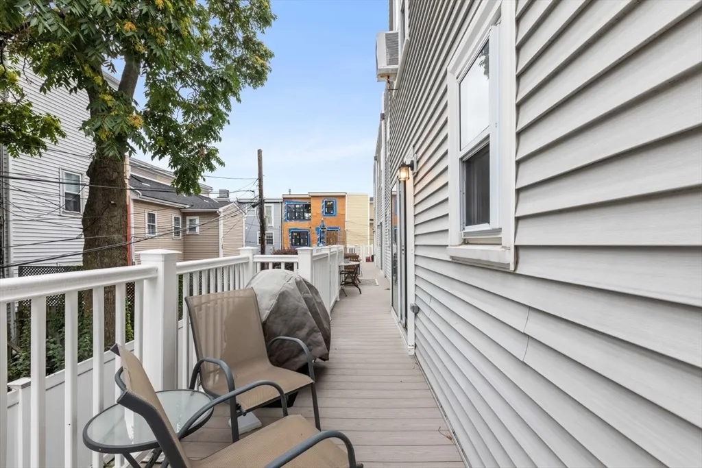 63 Bolton St, South Boston