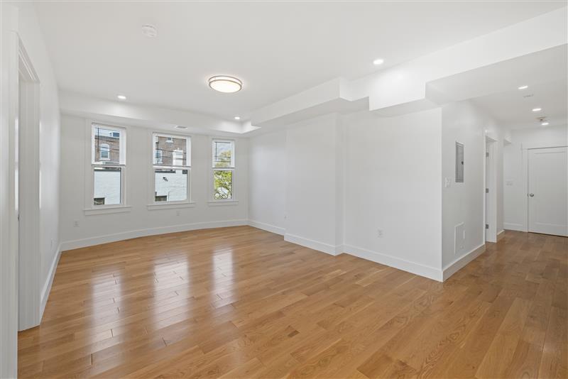 406 Columbia St, Wellington-Harrington