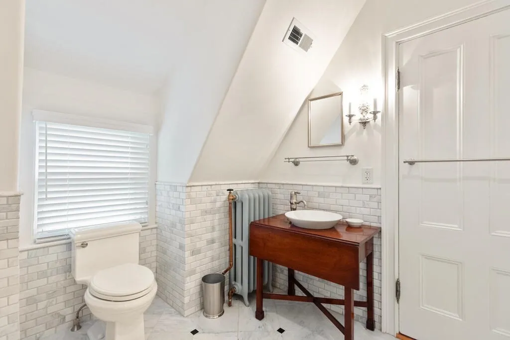 2 Rangeley Rd, Winchester