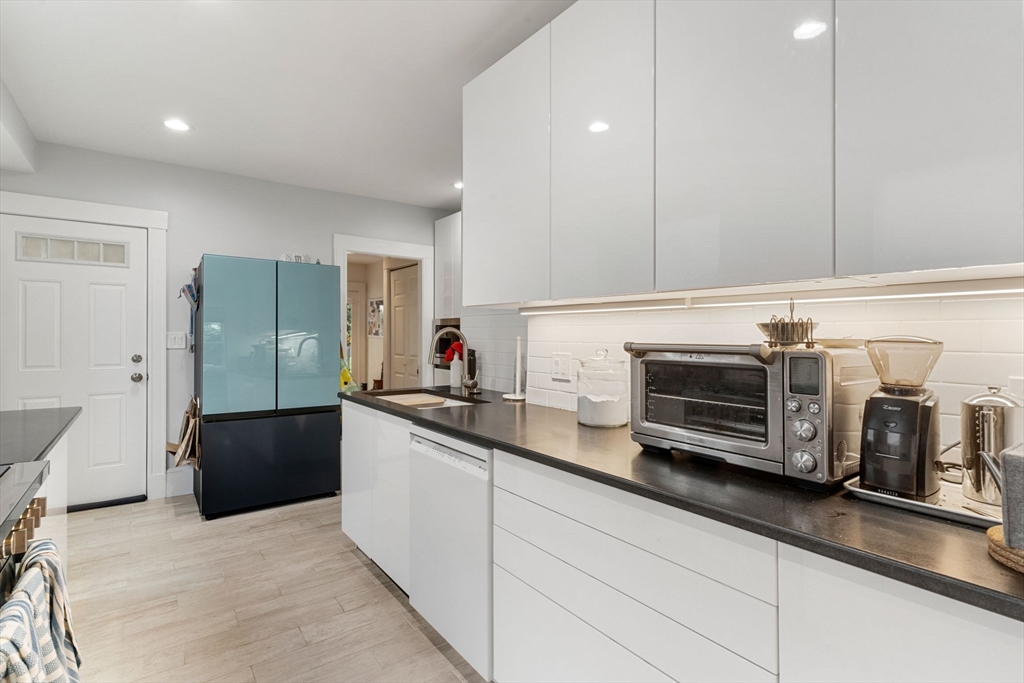 148 Lakeview Ave, West Cambridge