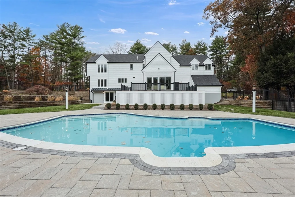 54 Spywood Rd, Sherborn