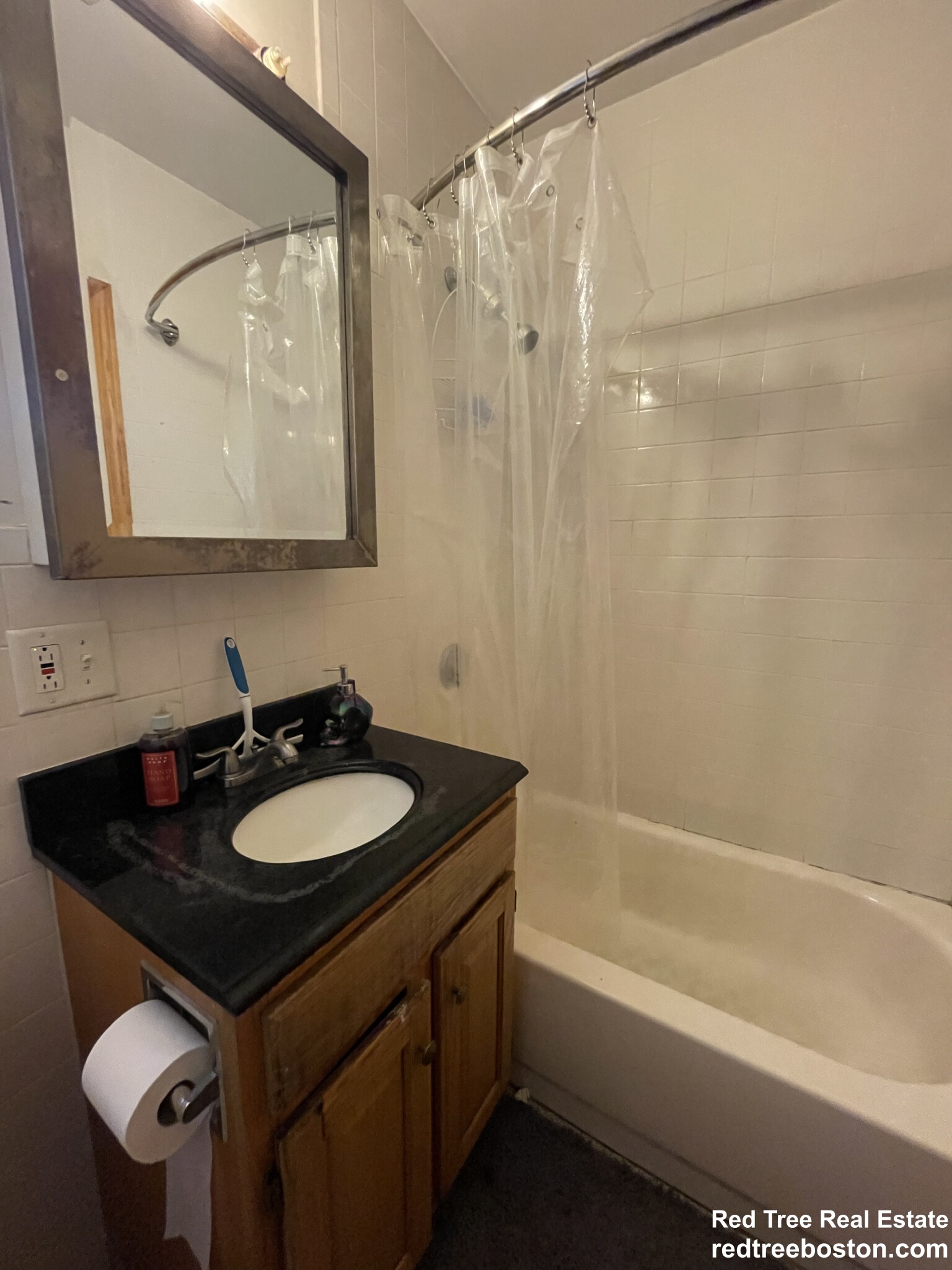 127 Cedar St, Roxbury