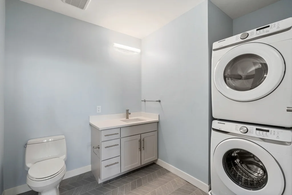 136 Babcock St, Coolidge Corner