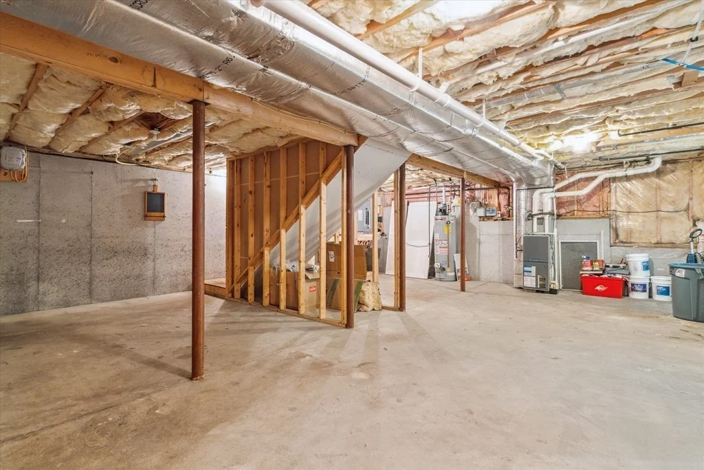 19 Benjamin Ln, Reading