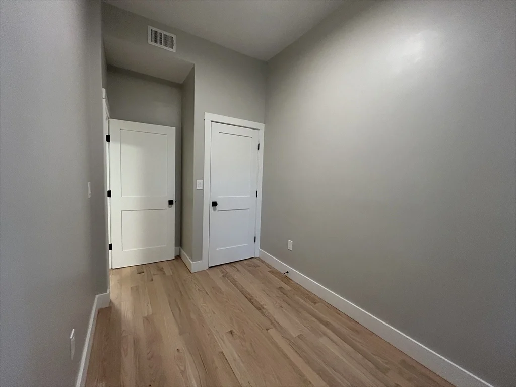 35 Delle Ave, Mission Hill