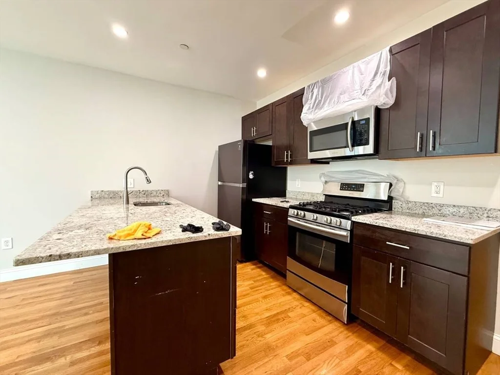 17 Plymouth St, Kendall Square