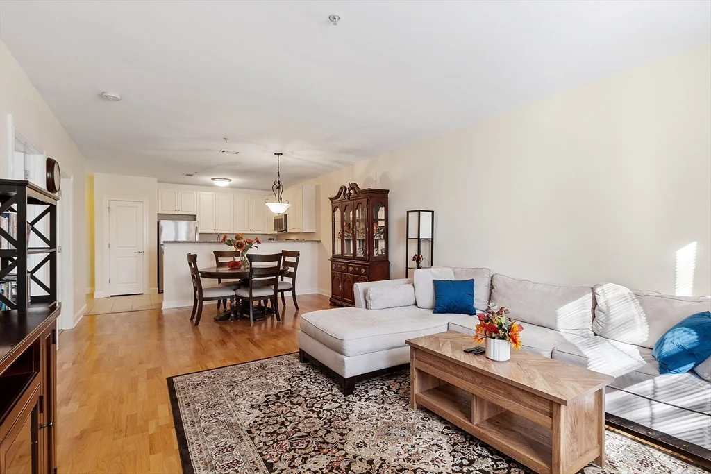 3 Harvest Dr, North Andover