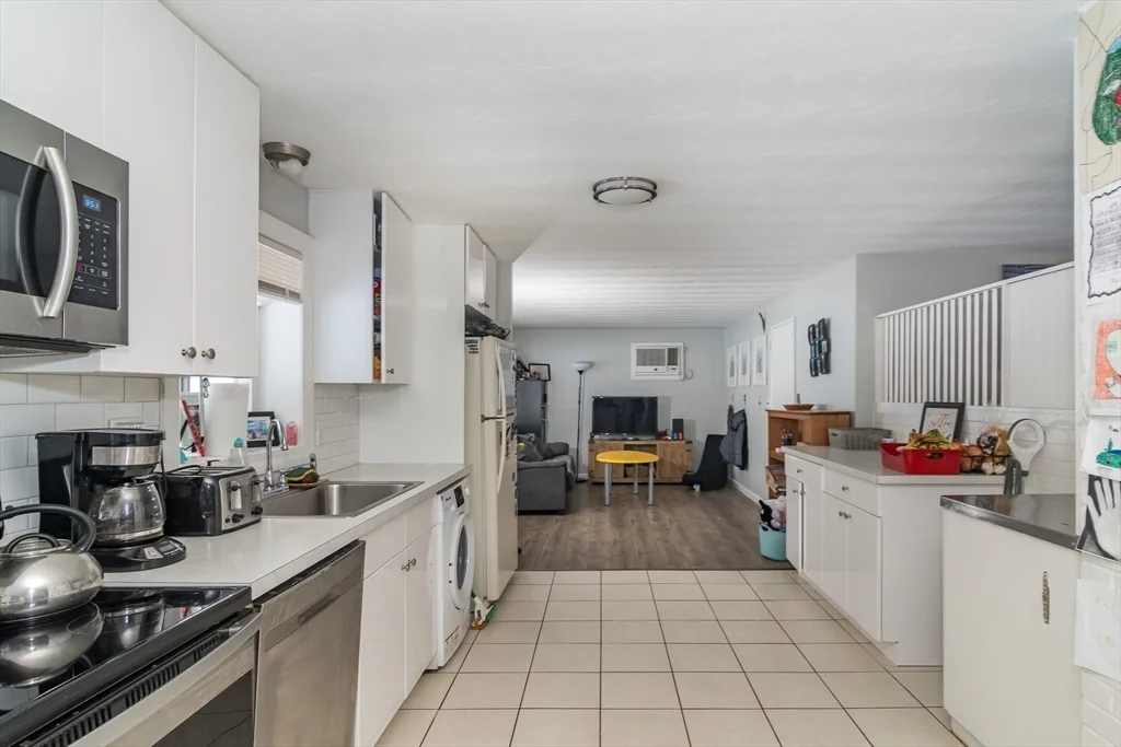 17 Francine Rd, Framingham