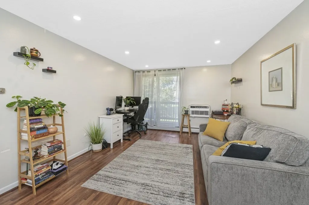 144 Kenrick St, Oak Square