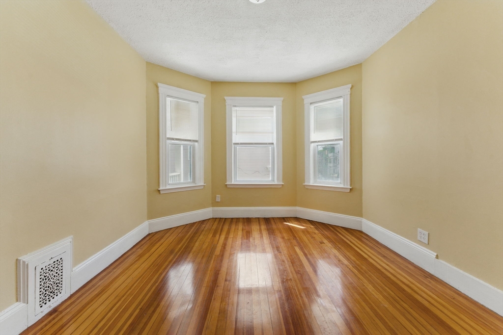 17 Hillsboro, Boston