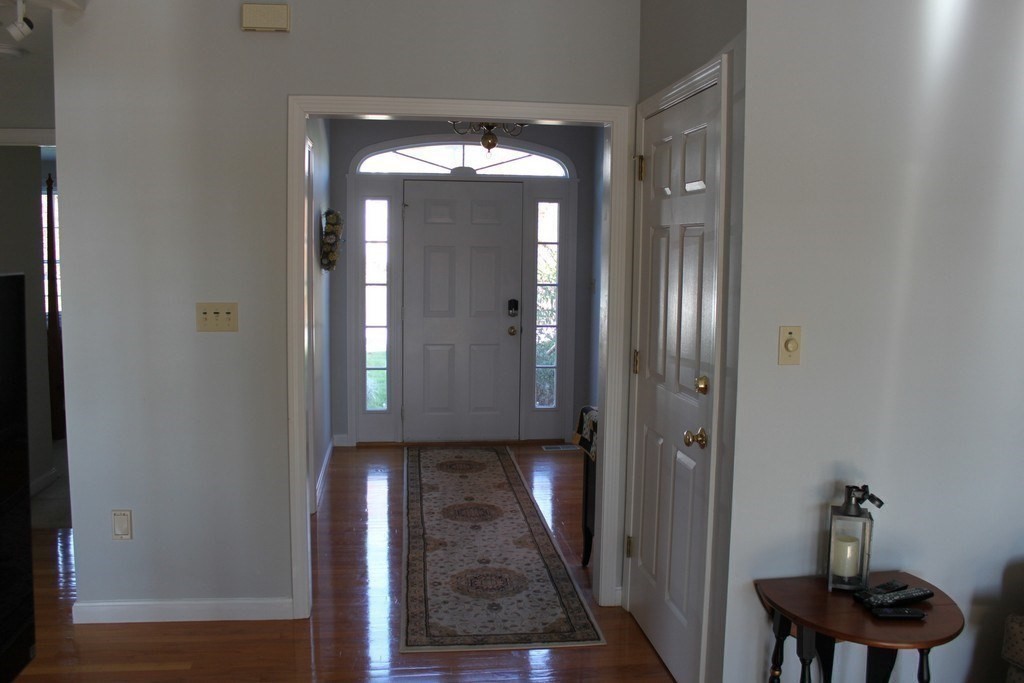 7 Deer Run Dr, Shrewsbury