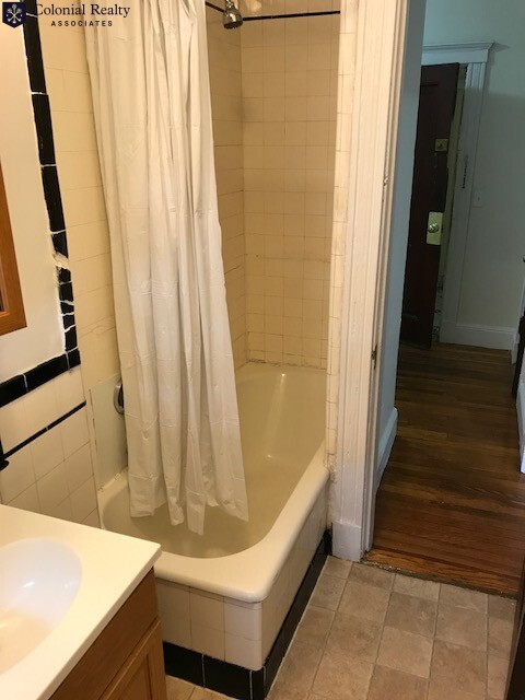 1803 Commonwealth Ave, Brighton