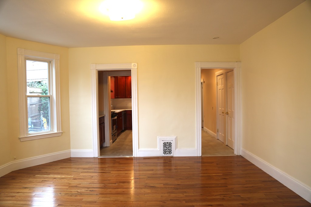 116 Paul Revere Rd, Arlington Heights